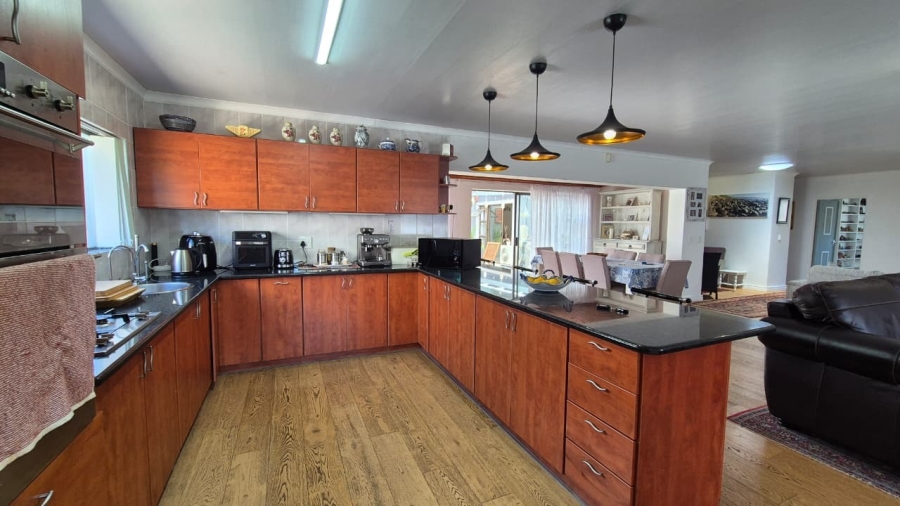 4 Bedroom Property for Sale in Country Club Western Cape